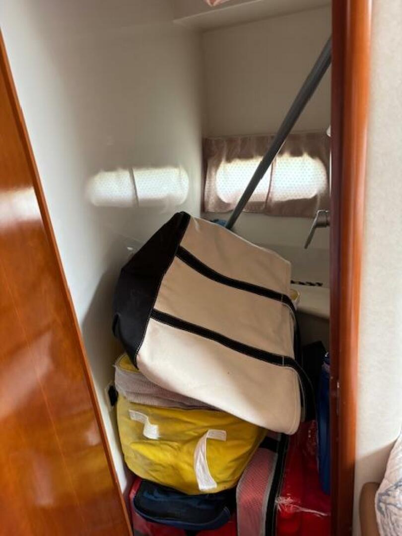 2006 Carver 43 Motor Yacht - Image 78