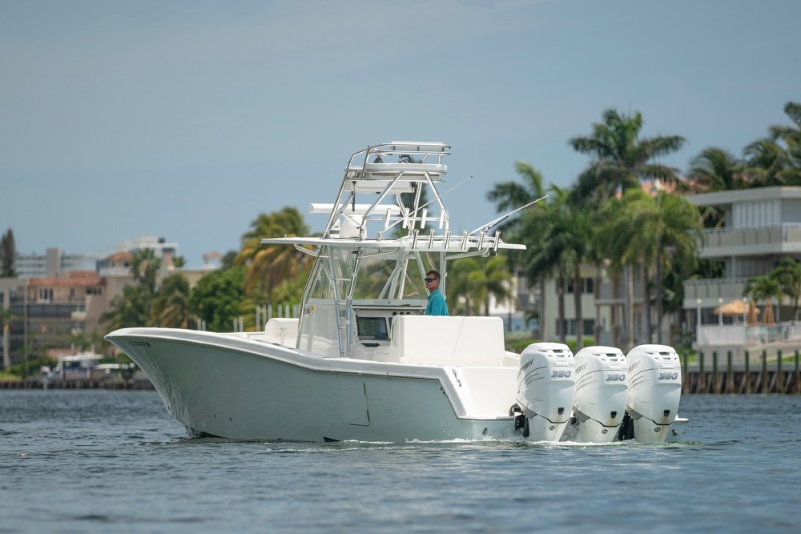 2011 Invincible 42CC - Image 47