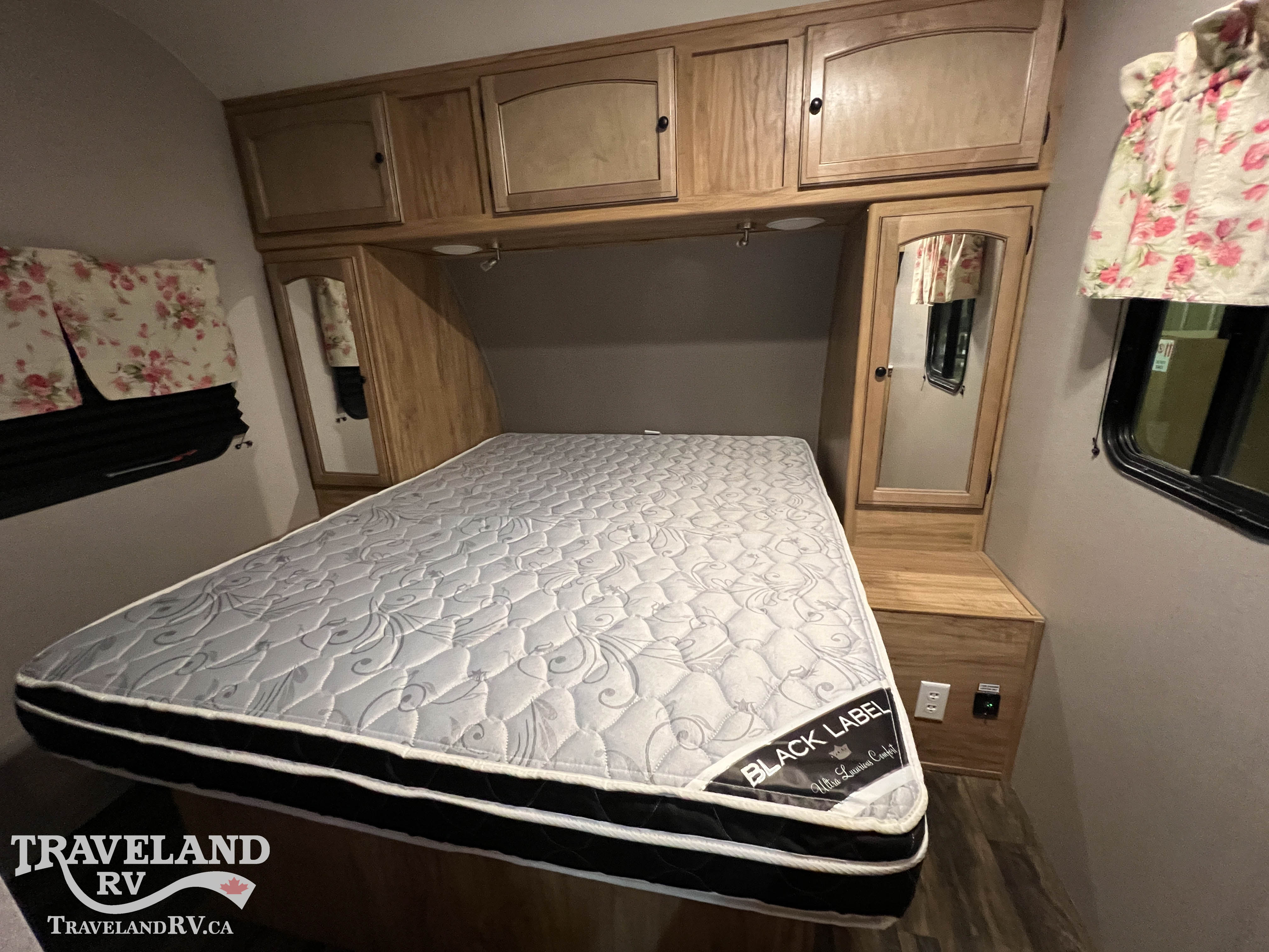 2019 Coachmen Freedom Express Ultra Lite 204RD - Image 19
