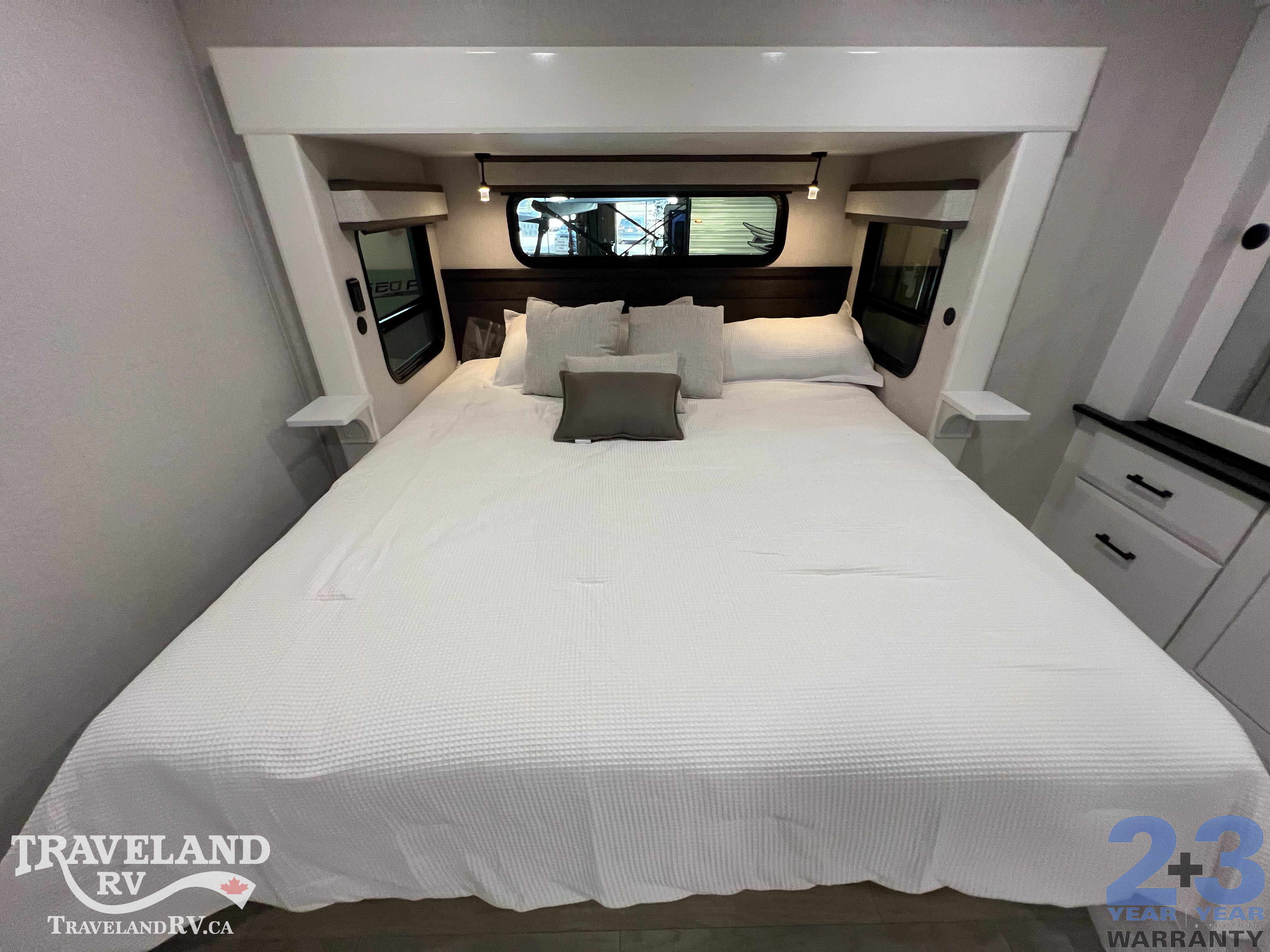 2026 Jayco Pinnacle 32RLTS - Image 39