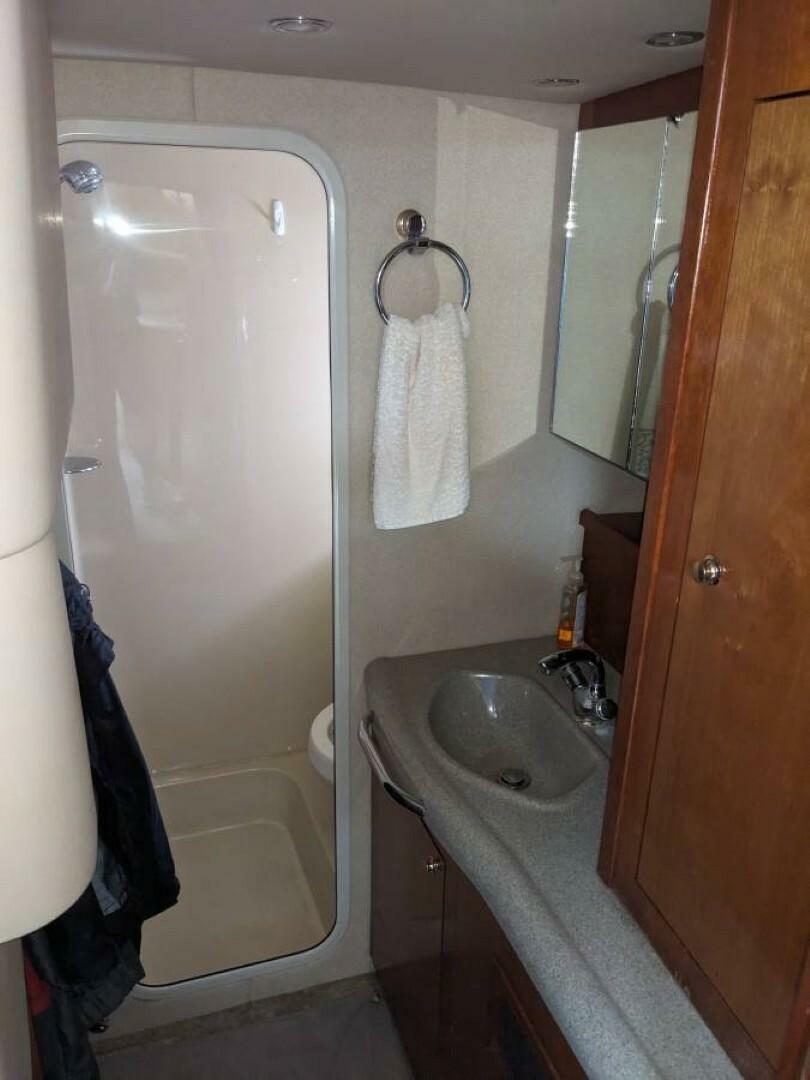2003 Cruisers Yachts 3970 - Image 12