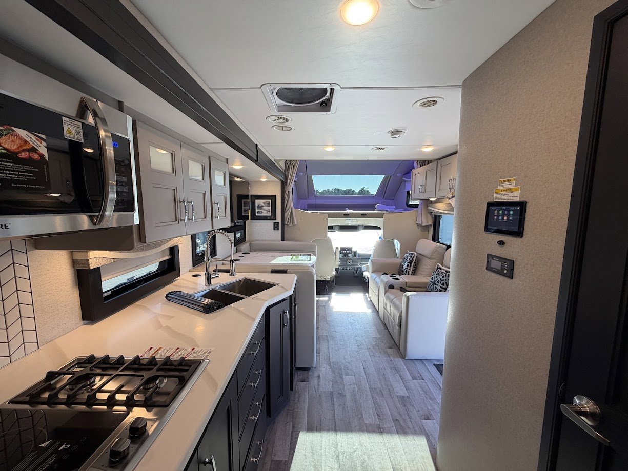 2026 THOR MOTOR COACH PASADENA 34XG - Image 62