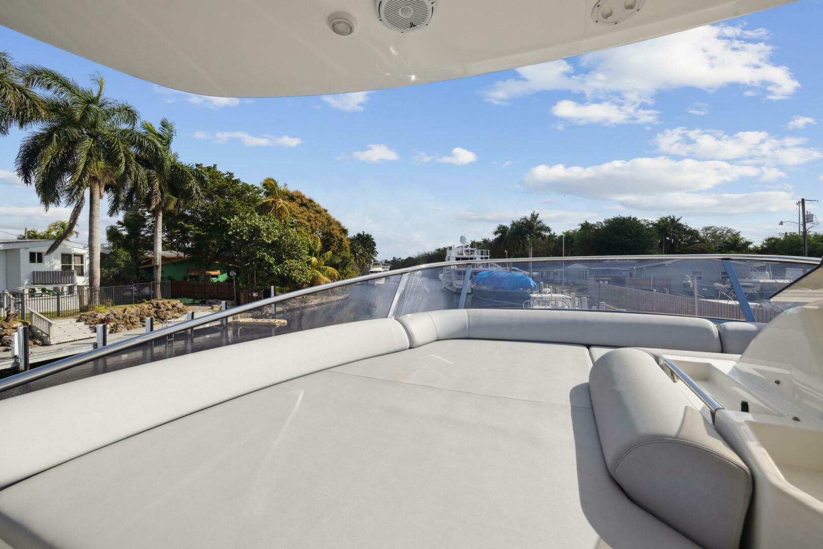 2013 Azimut 70 - Image 12