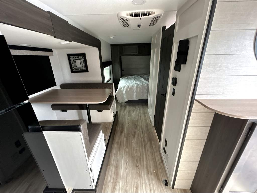 2026 VENTURE RV SPORTTREK STINGER 181VRK - Image 6