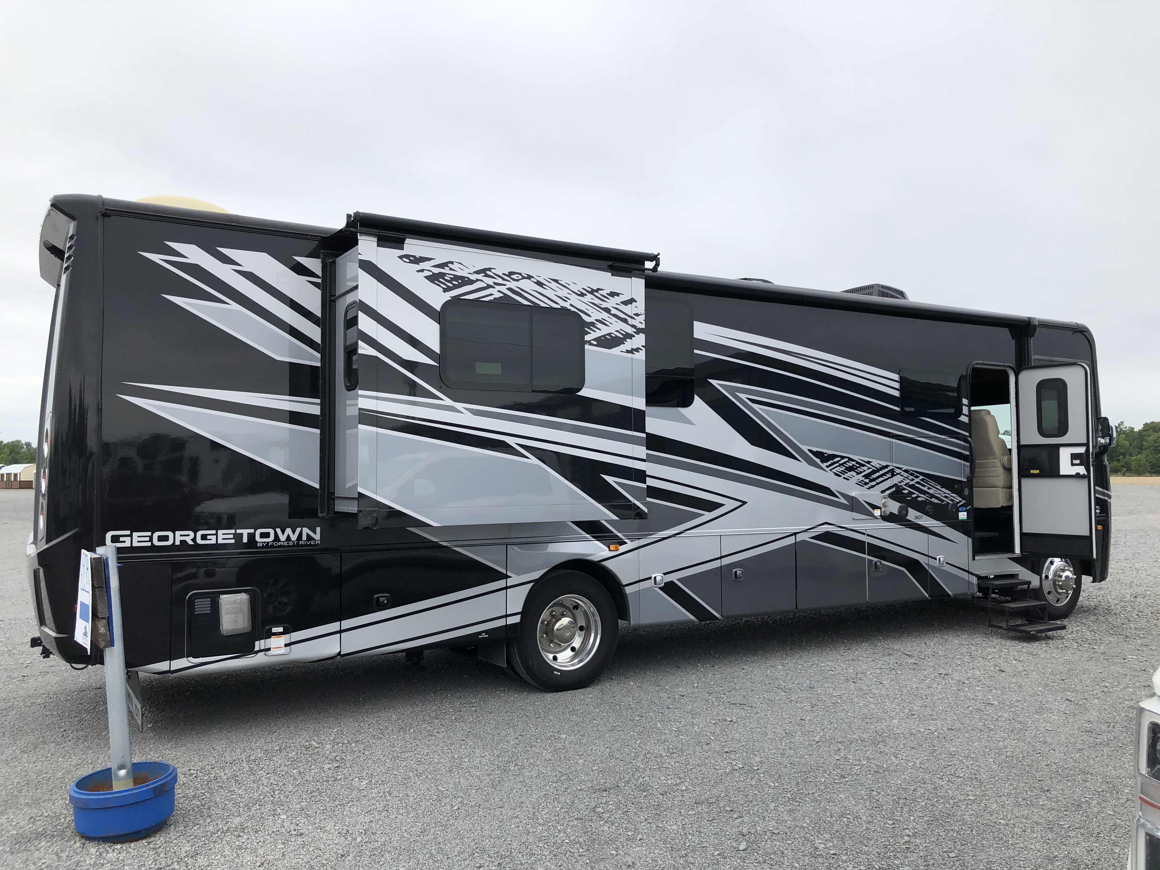 2022 Forest River Georgetown 7 Series GT7 36D7 - Image 8