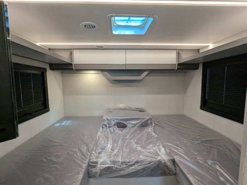 2025 Coachmen Euro 25LE - Image 13