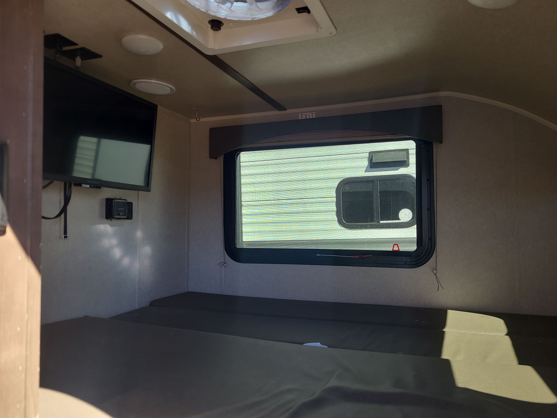 2022 Sunset Park RV Sun Ray 109 - Image 17