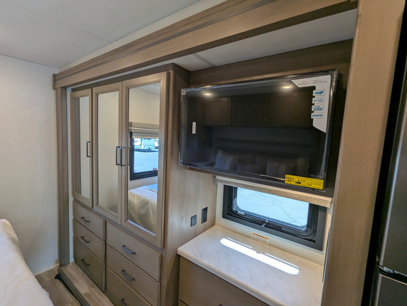 2027 Thor Motor Coach Windsport 29L - Image 40