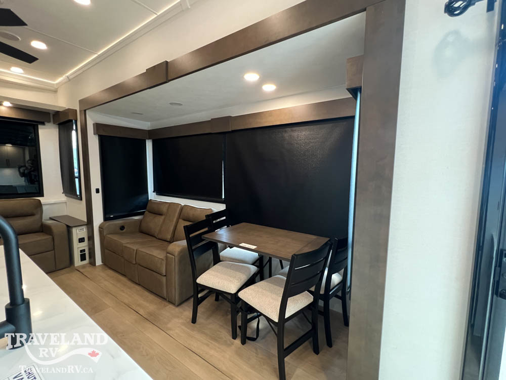 2027 Alliance RV Benchmark 42LFT - Image 13