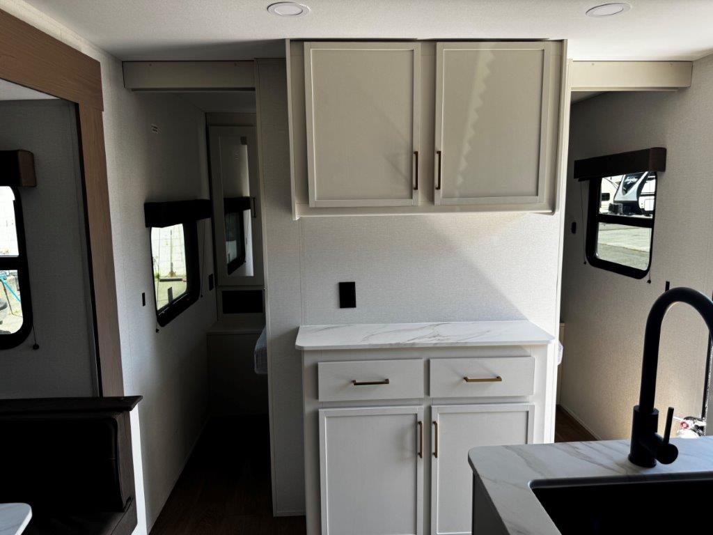 2027 Grand Design Transcend XPLOR 27DBX - Image 9