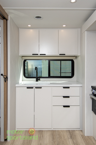 2026 Winnebago Thrive 22MLS - Image 31