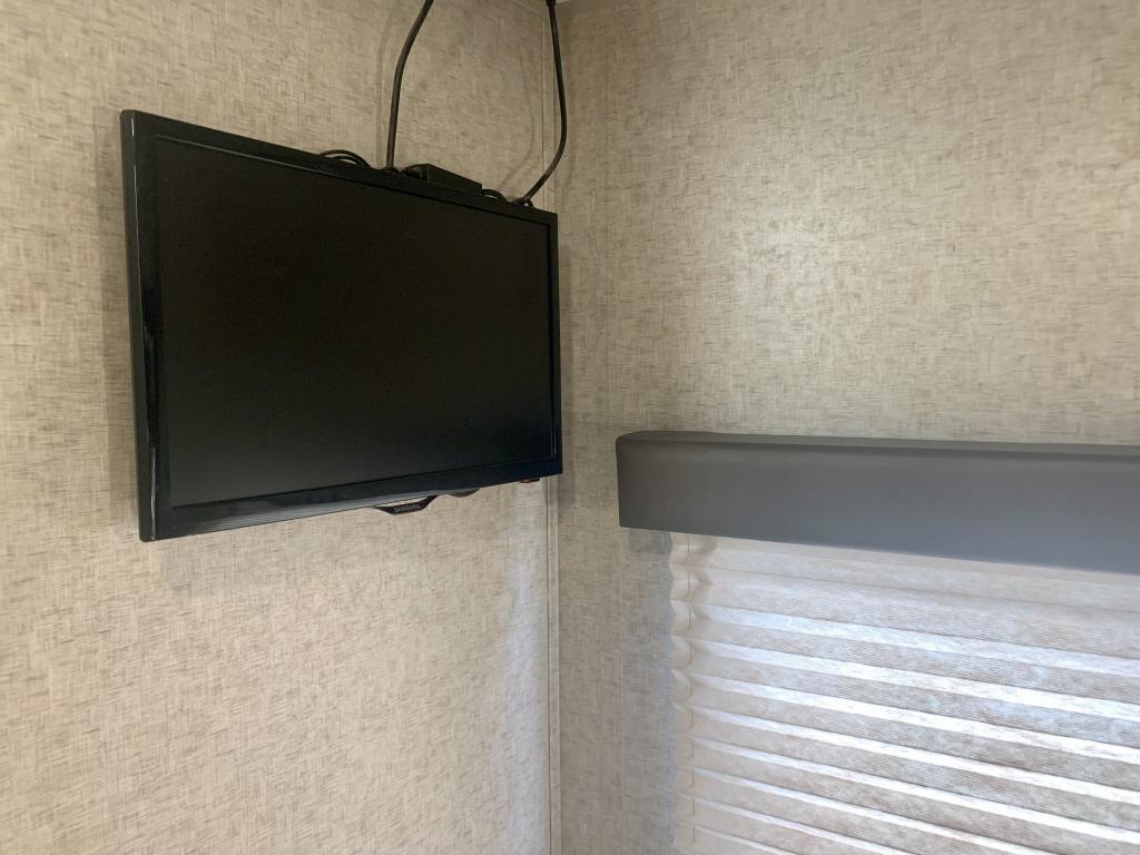2019 FOREST RIVER 26RL - Image 28