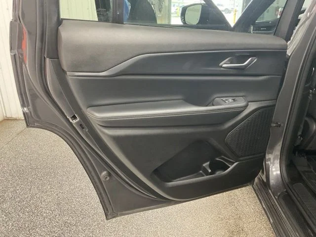2024 Jeep Grand-Cherokee-L Laredo Altitude 4x4 - Image 18