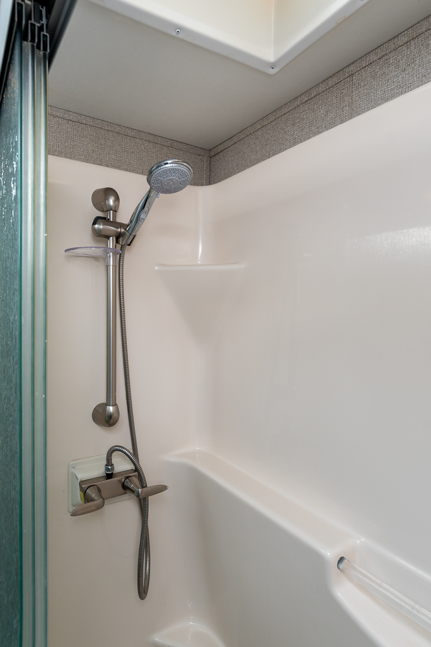 2017 Keystone Raptor 424TS - Image 60