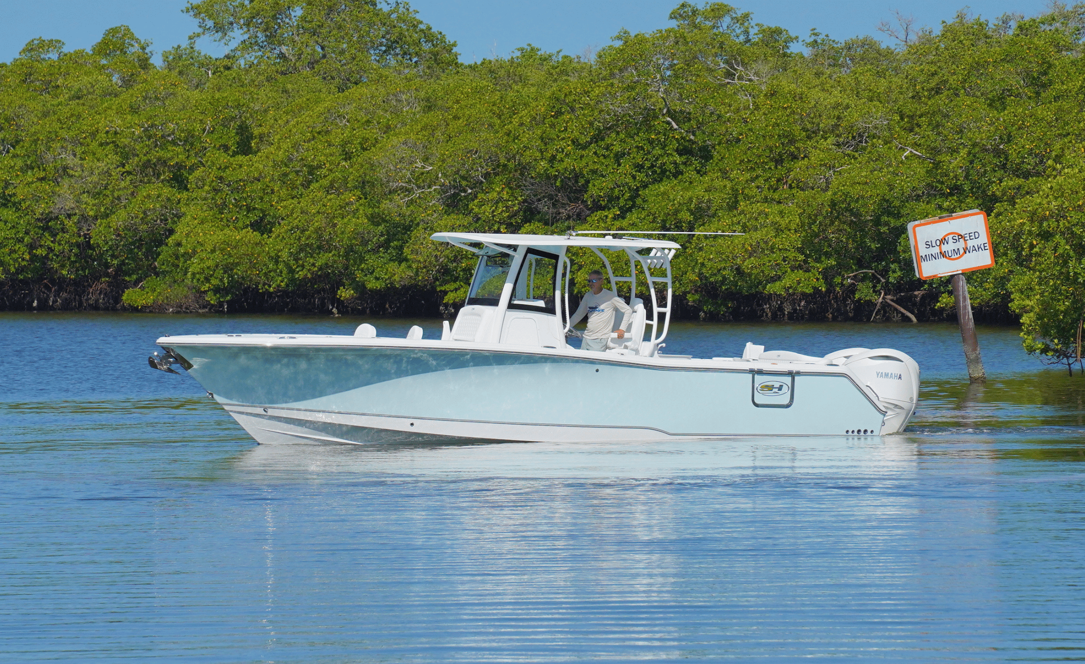 2027 SEA HUNT ULTRA 305SE - Image 1