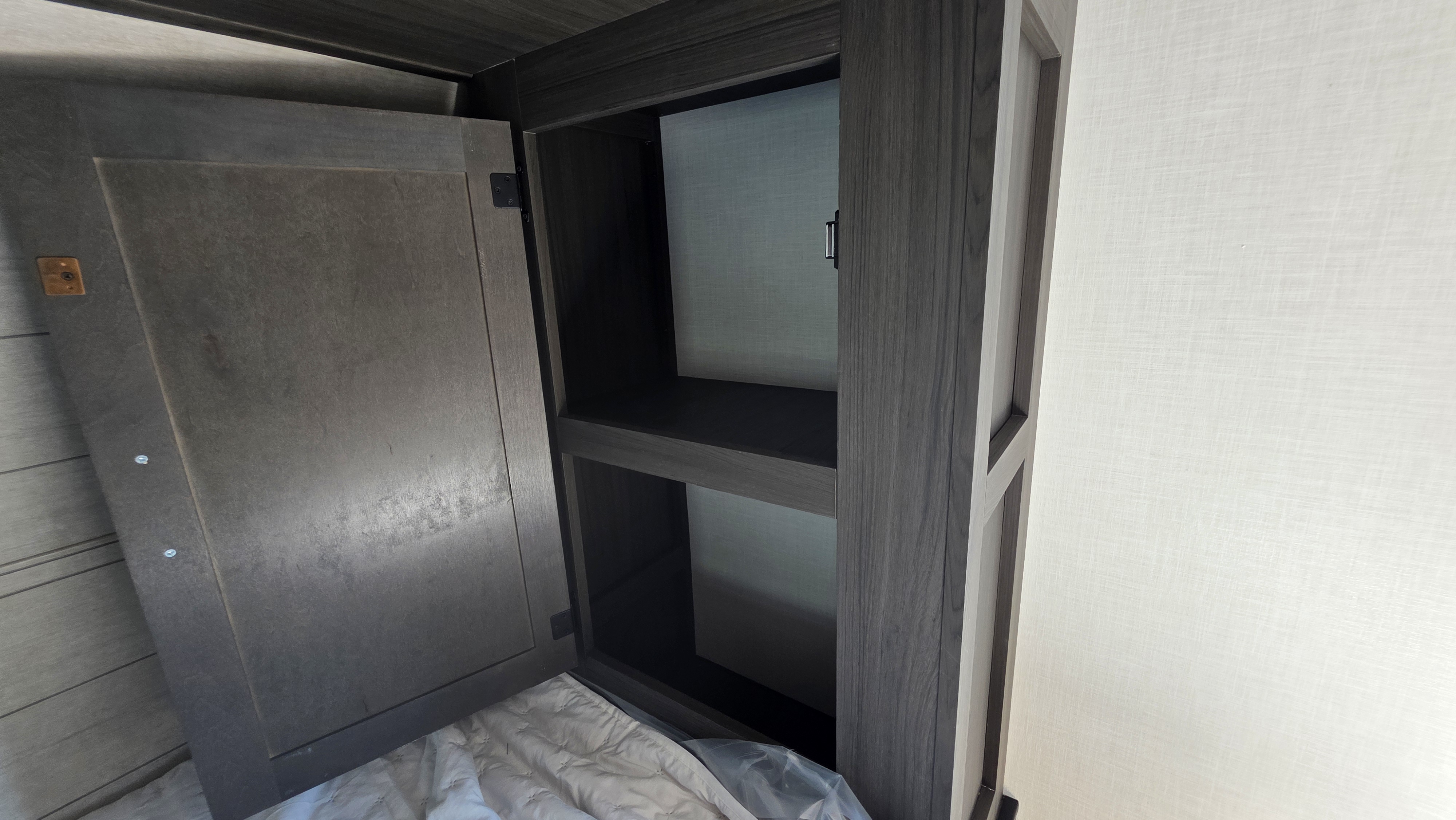 2027 VENTURE RV SPORTTREK STINGER 222VUD - Image 24