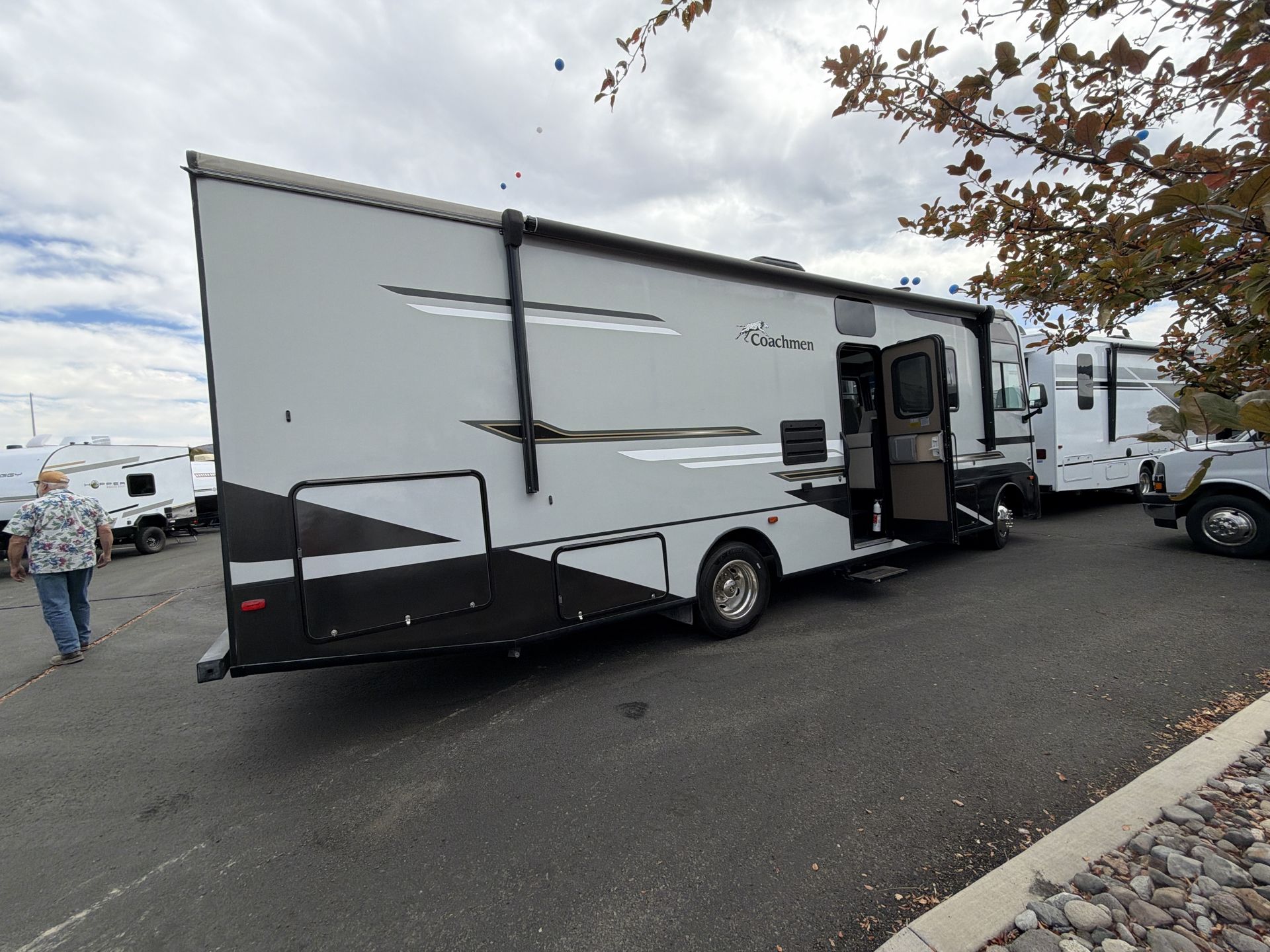 2023 Coachmen Pursuit 31BH - Image 8