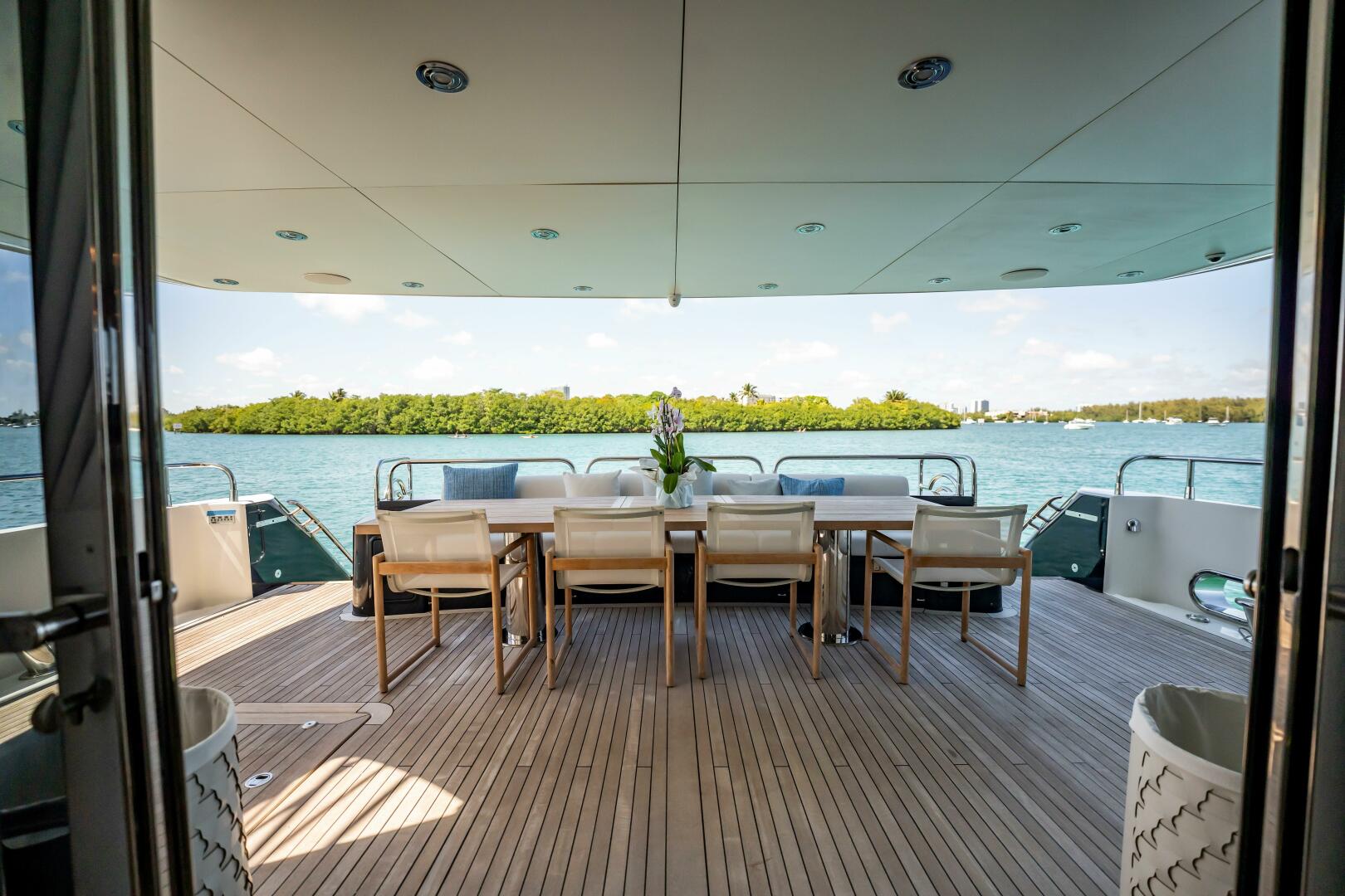 2011 Sunseeker 34 Metre Yacht - Image 11