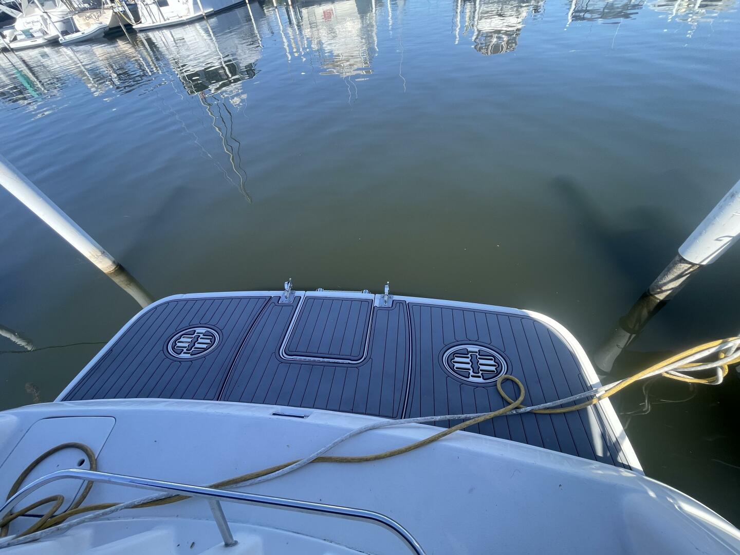2005 Monterey 322 Cruiser - Image 6