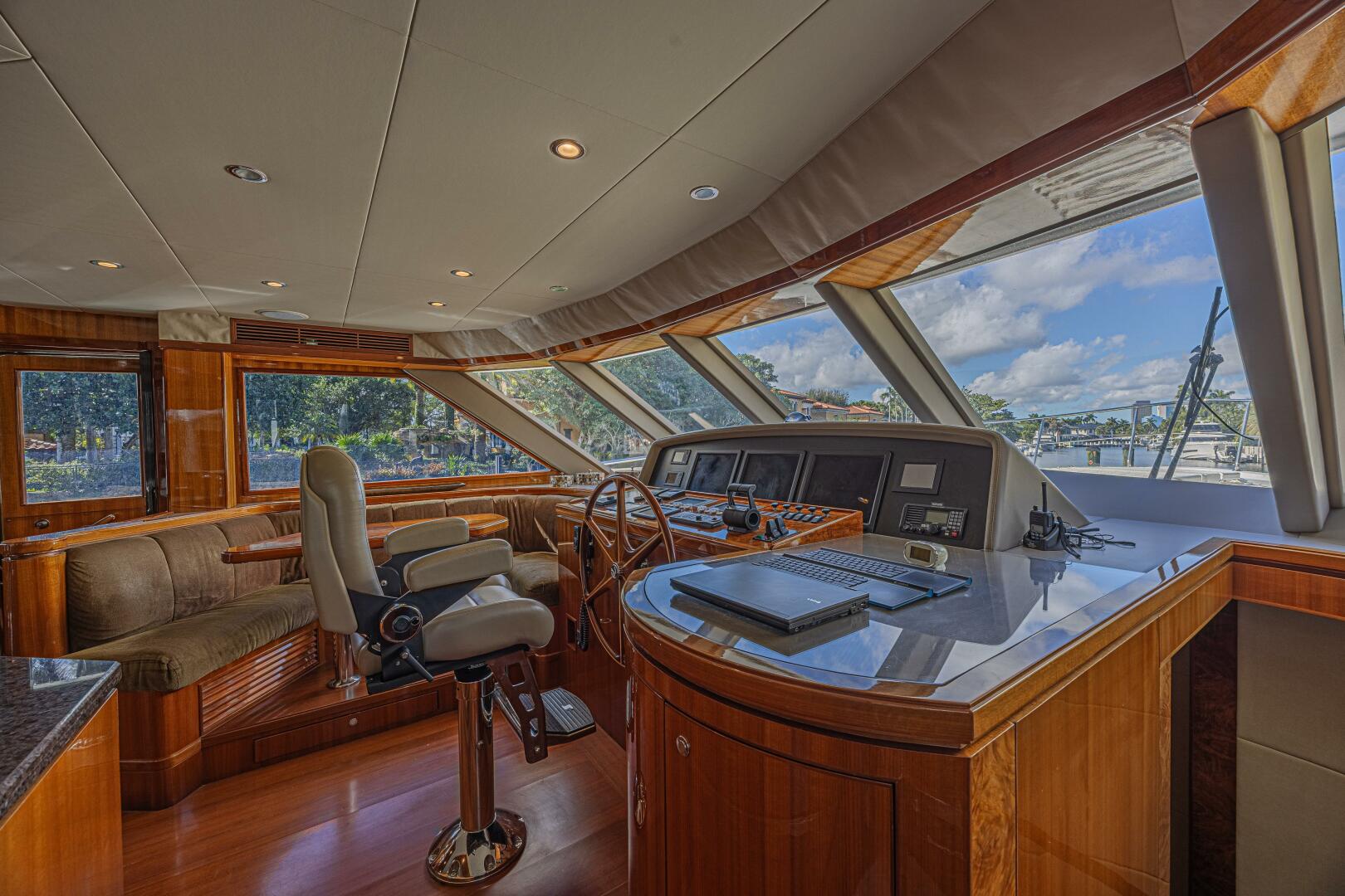 2010 Ocean Alexander 74 Motoryacht - Image 40