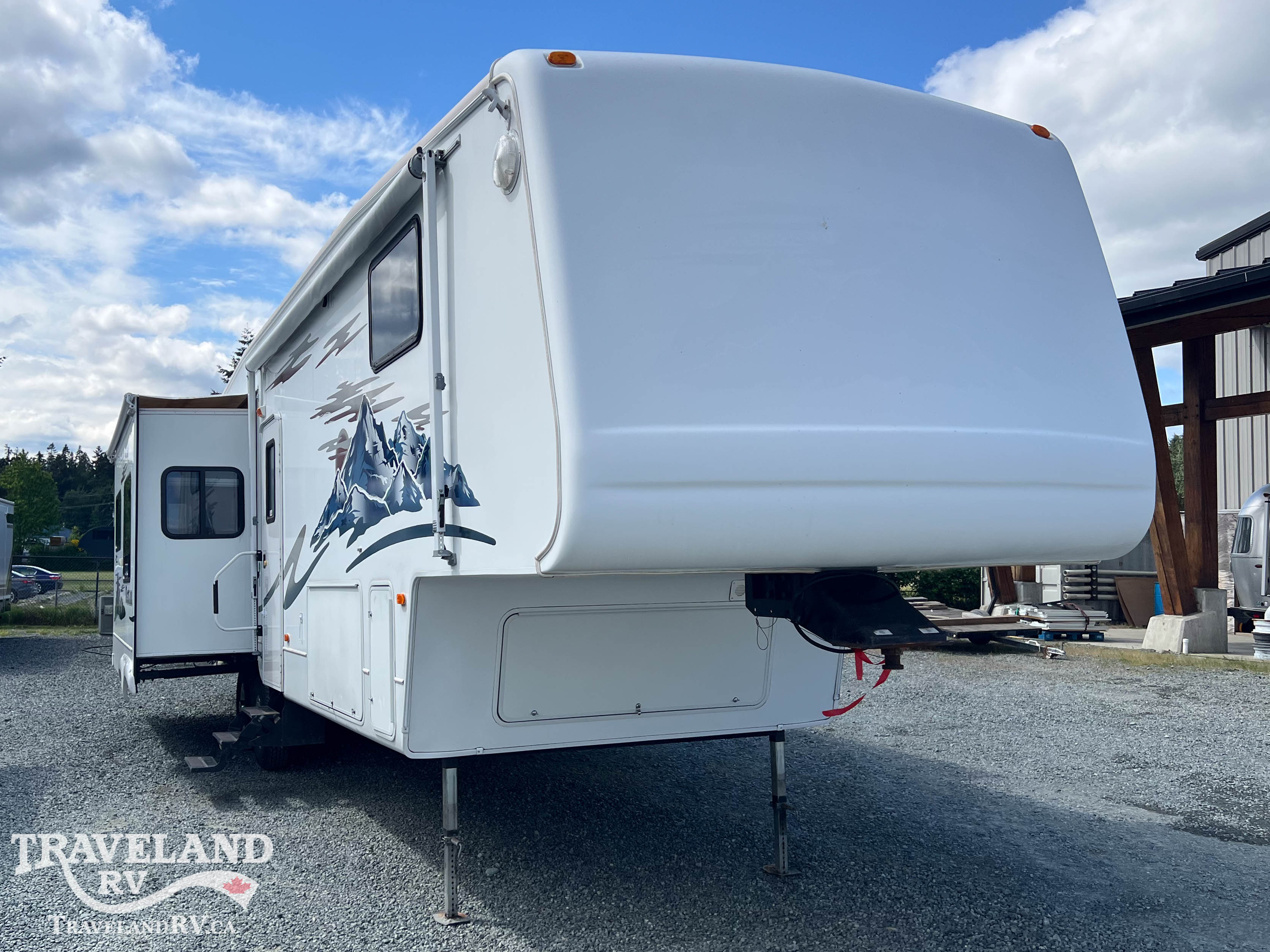 2006 KEYSTONE MONTANA 3400RL - Image 1