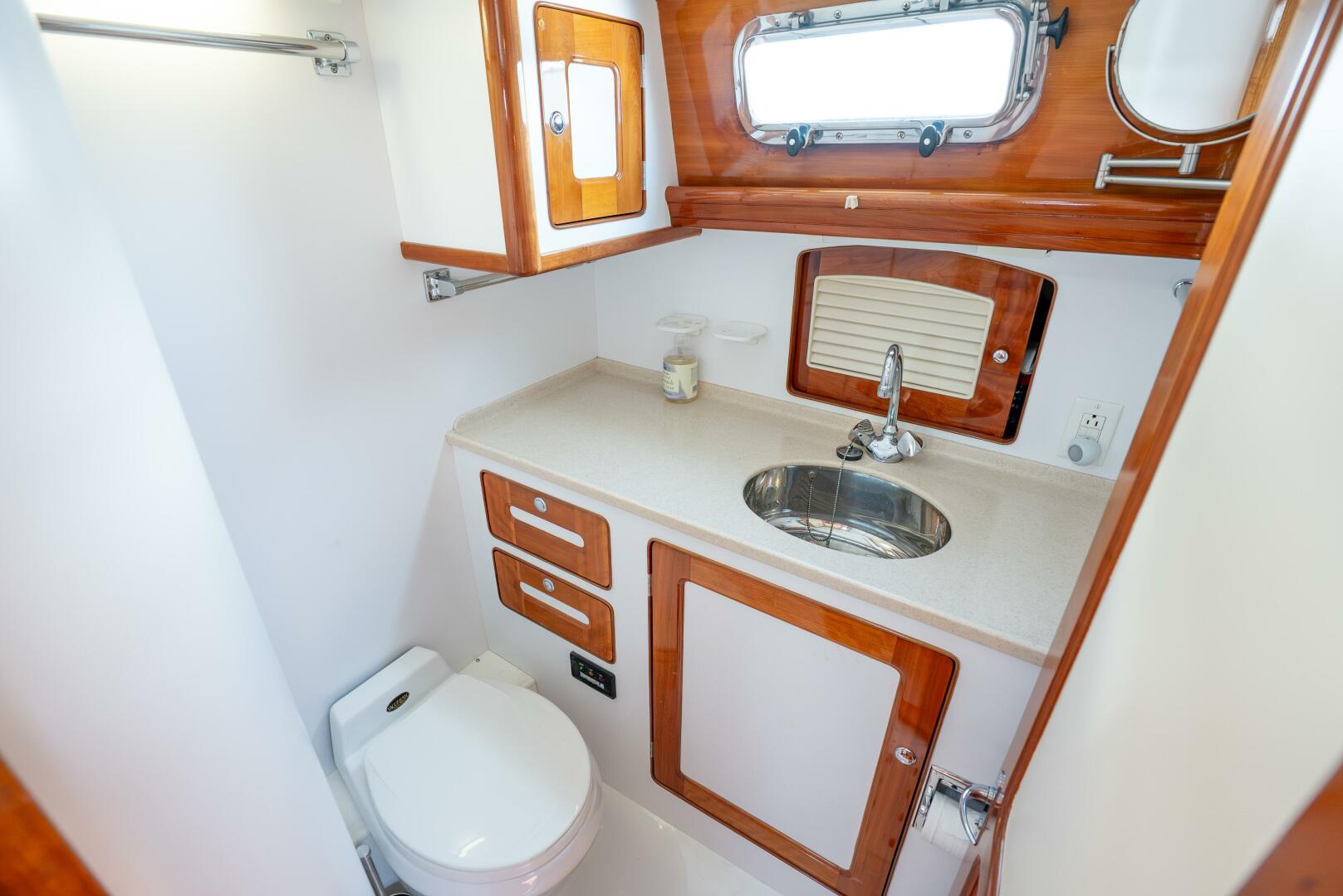 2000 Little Harbor WhisperJet 44 - Image 18
