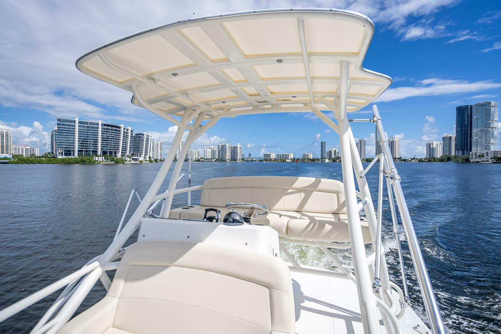 2016 Boston Whaler - Image 95
