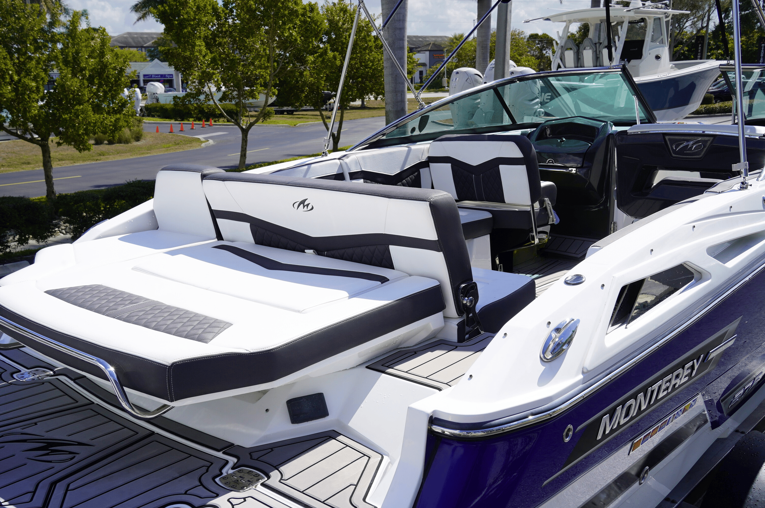 2023 MONTEREY 275SS - Image 6