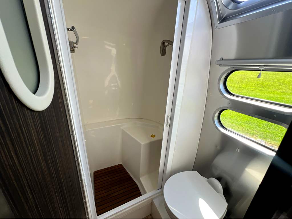 2017 AIRSTREAM INTERNATIONAL 19CB - Image 17