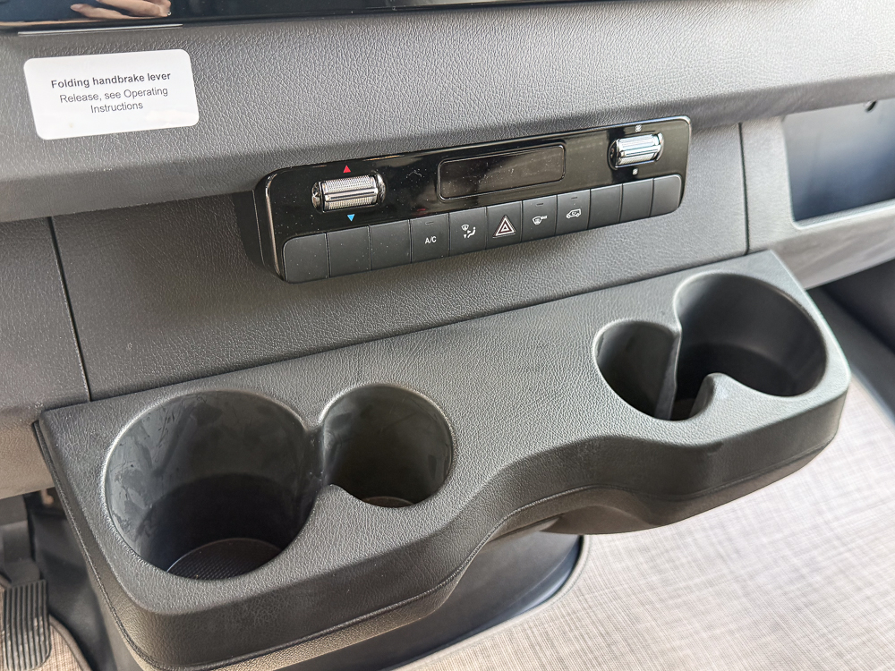 2025 THOR MOTORCOACH 24FB - Image 26