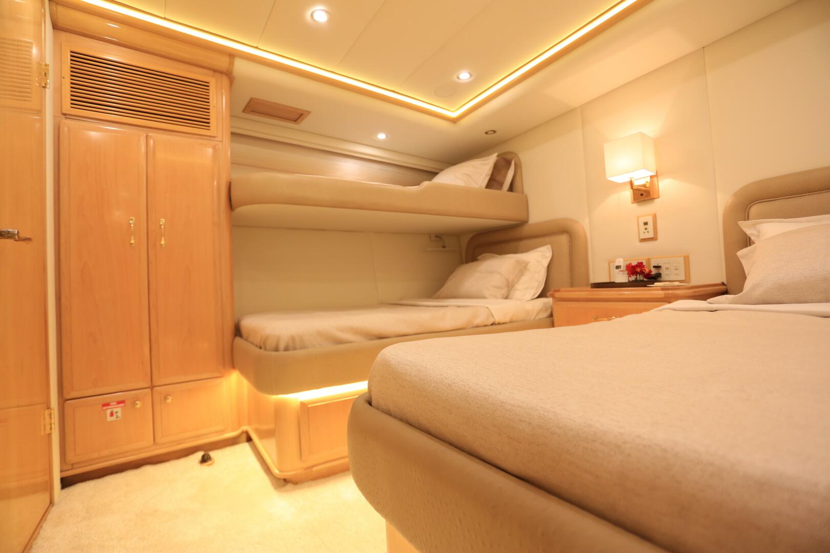 2004 Westport Custom - Image 9