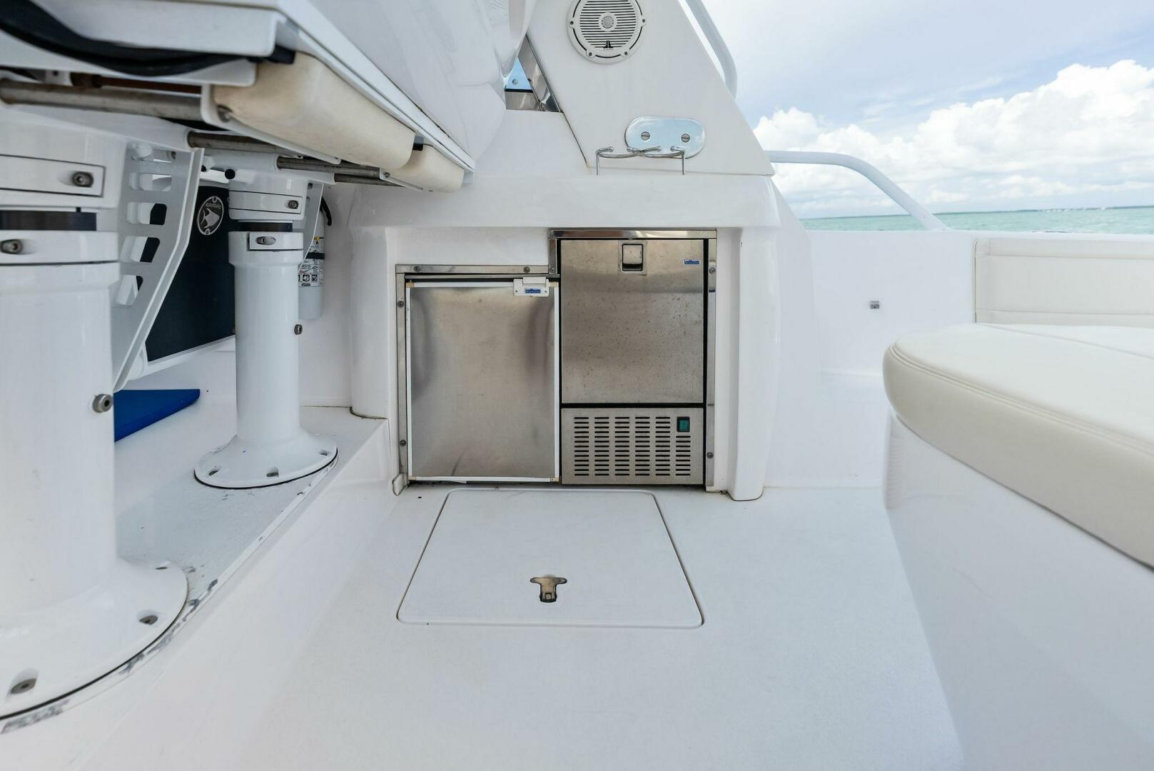 2018 Intrepid 430 Sport Yacht - Image 24