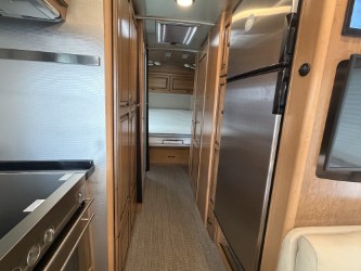 2021 AIRSTREAM CLASSIC 30RB - Image 17