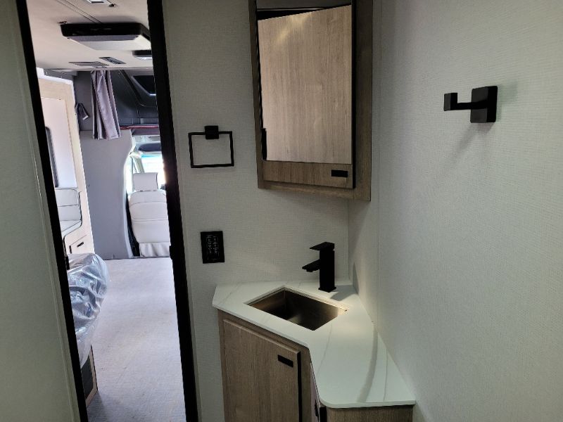 2026 Grand Design Lineage Series M 25FW - Image 21