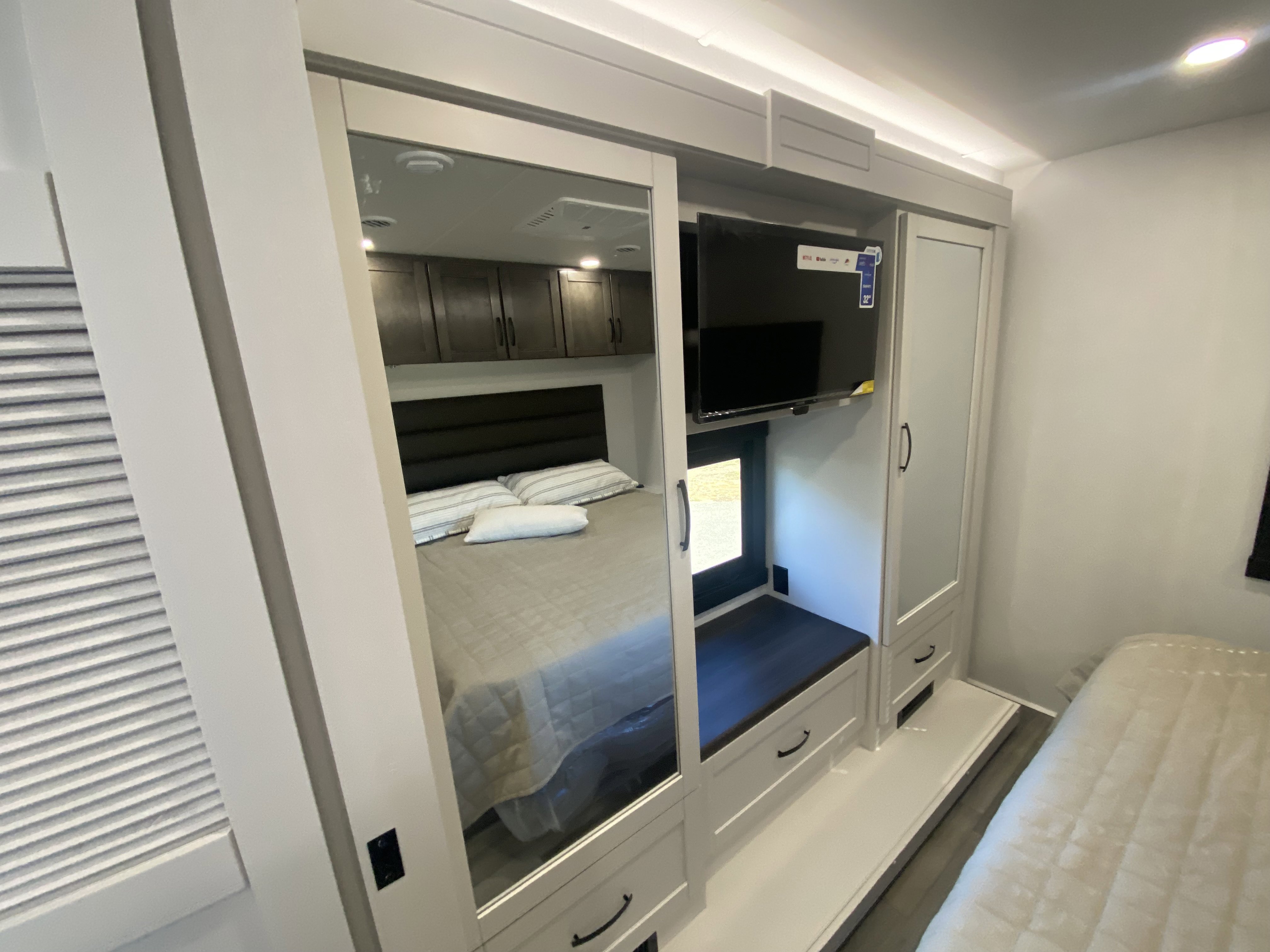 2026 JAYCO PRECEPT 34G - Image 24