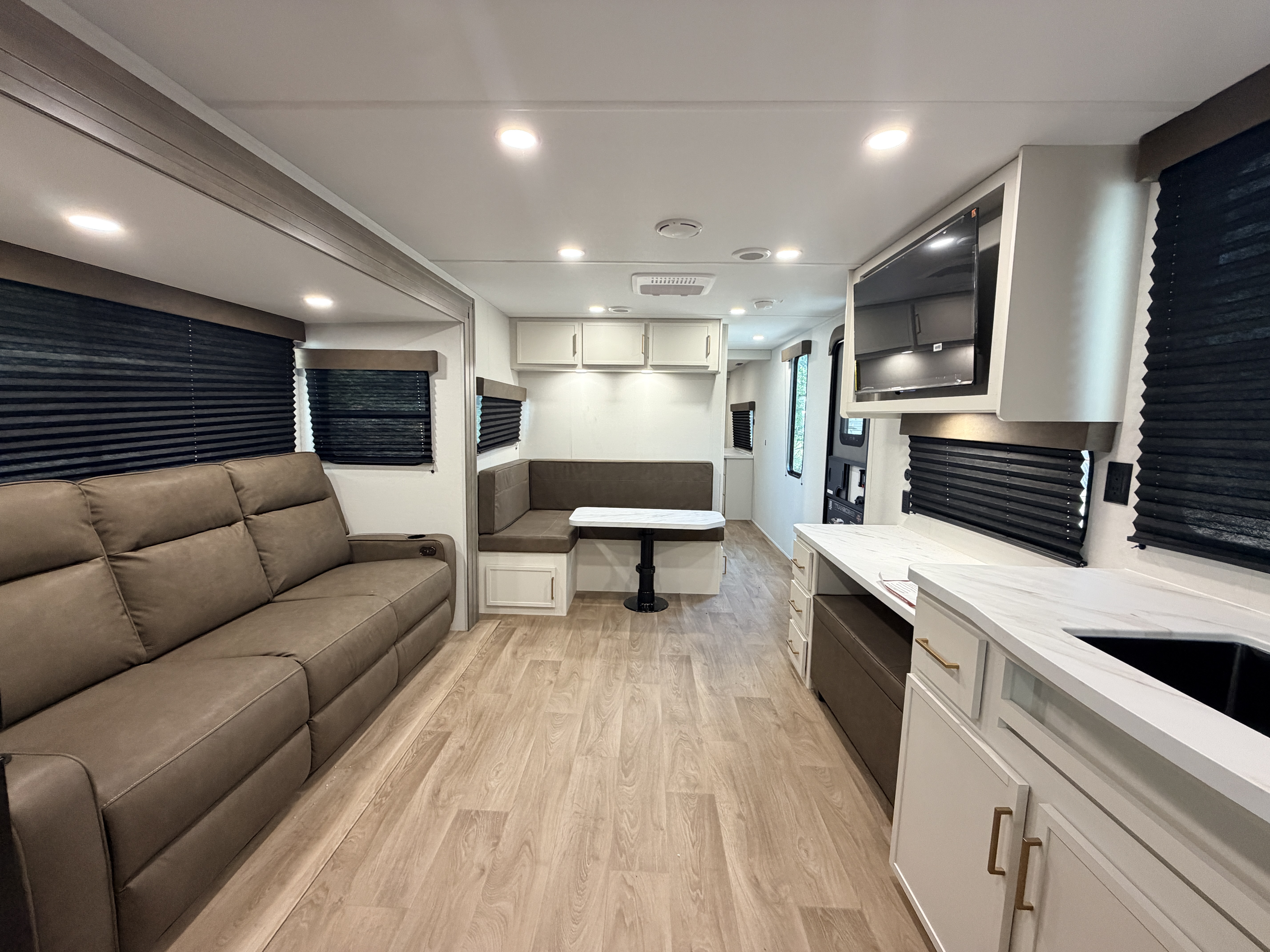 2027 Grand Design Transcend 315RKT - Image 10
