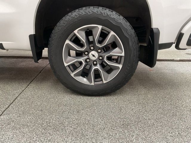 2021 Chevrolet Silverado 1500 Crew Cab RST 4WD - Image 10