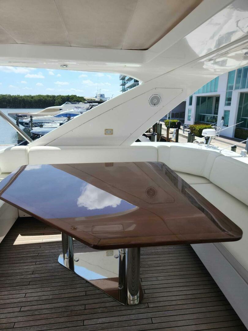 2014 Azimut Flybridge - Image 17