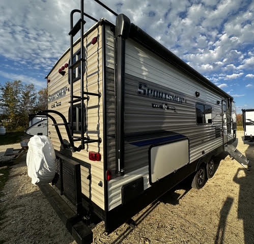 2020 KZ RV Sportsmen LE 261BHKLE - Image 4