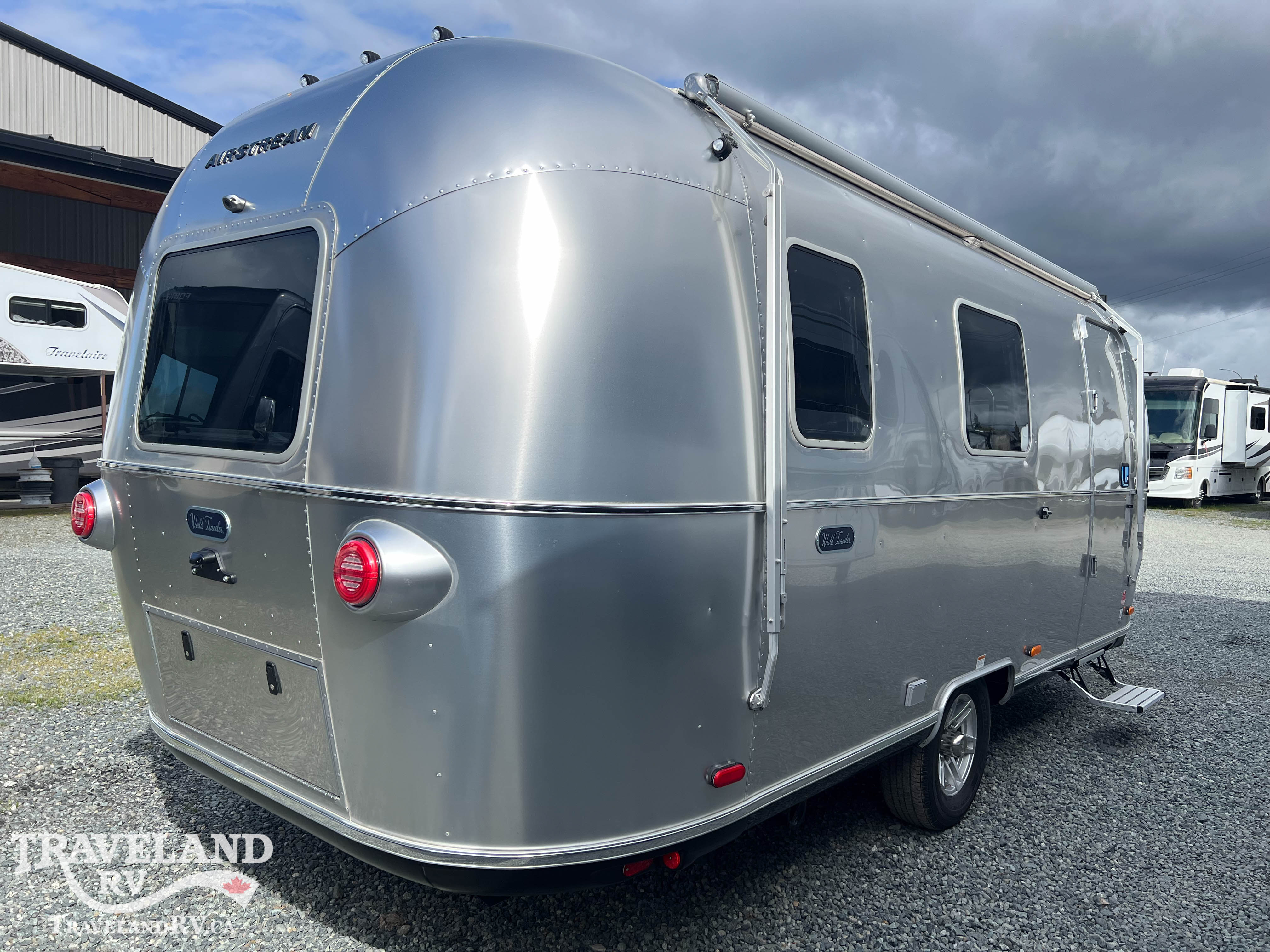 2026 AIRSTREAM 22RB WORLD TRAVELER - Image 4
