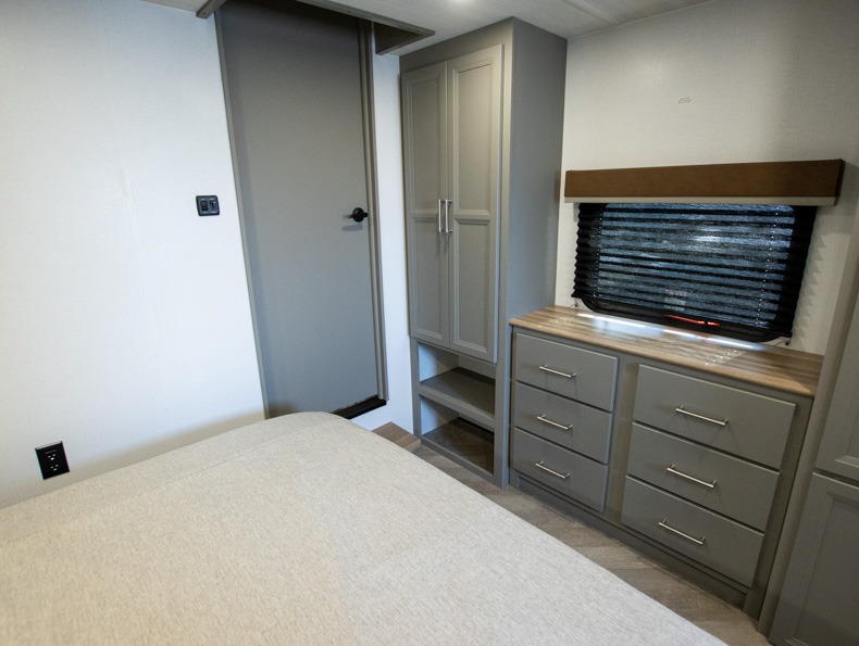 2026 Keystone Sprinter 3920DSL - Image 17