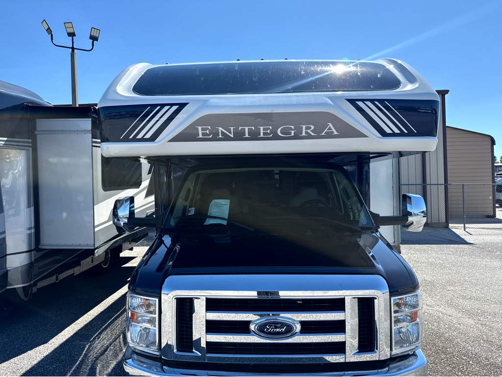 2025 ENTEGRA COACH ESTEEM 31F - Image 9