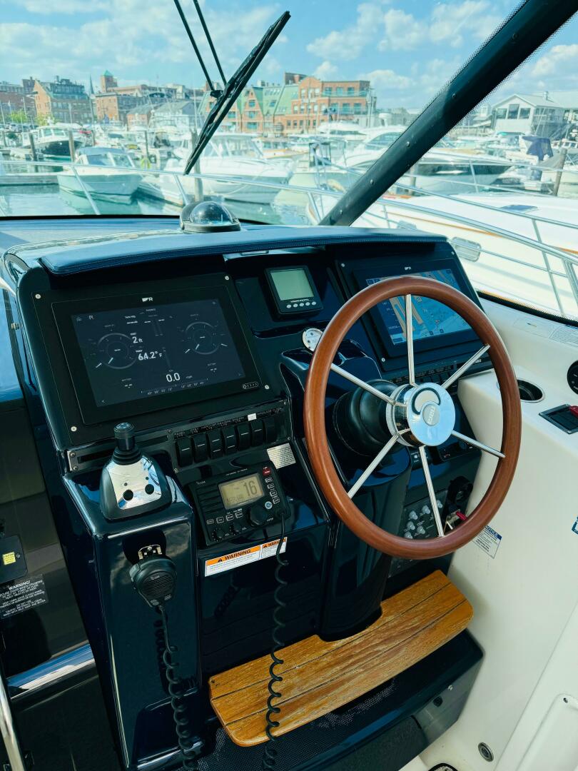 2007 Tiara Yachts 3900 Sovran - Image 8