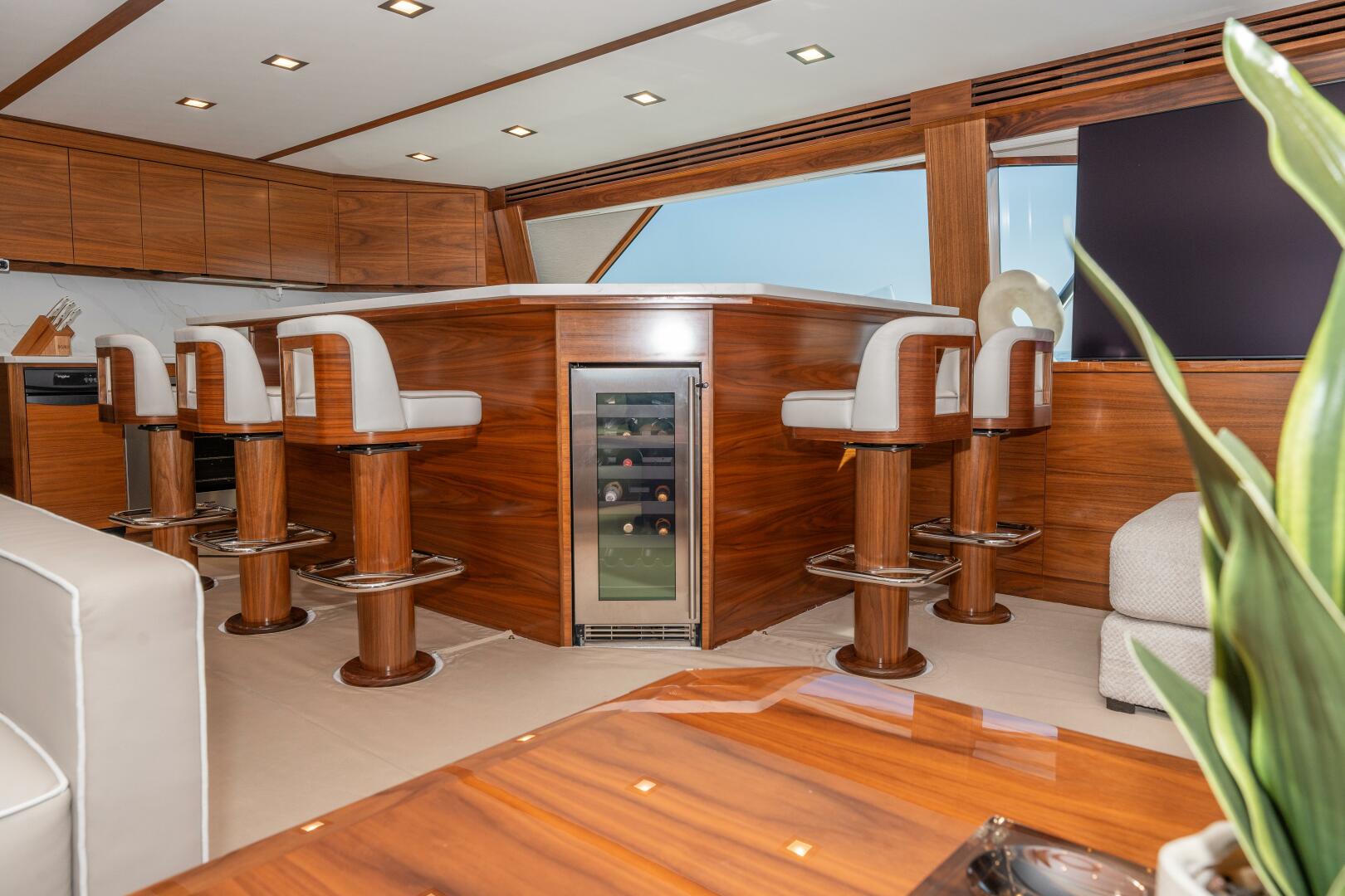 2025 Viking 90 Convertible - Image 31