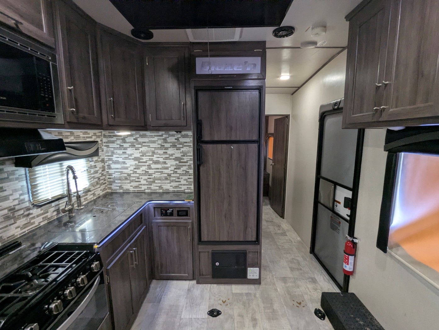 2021 PACIFIC COACHWORKS BLAZEN 2614 - Image 17