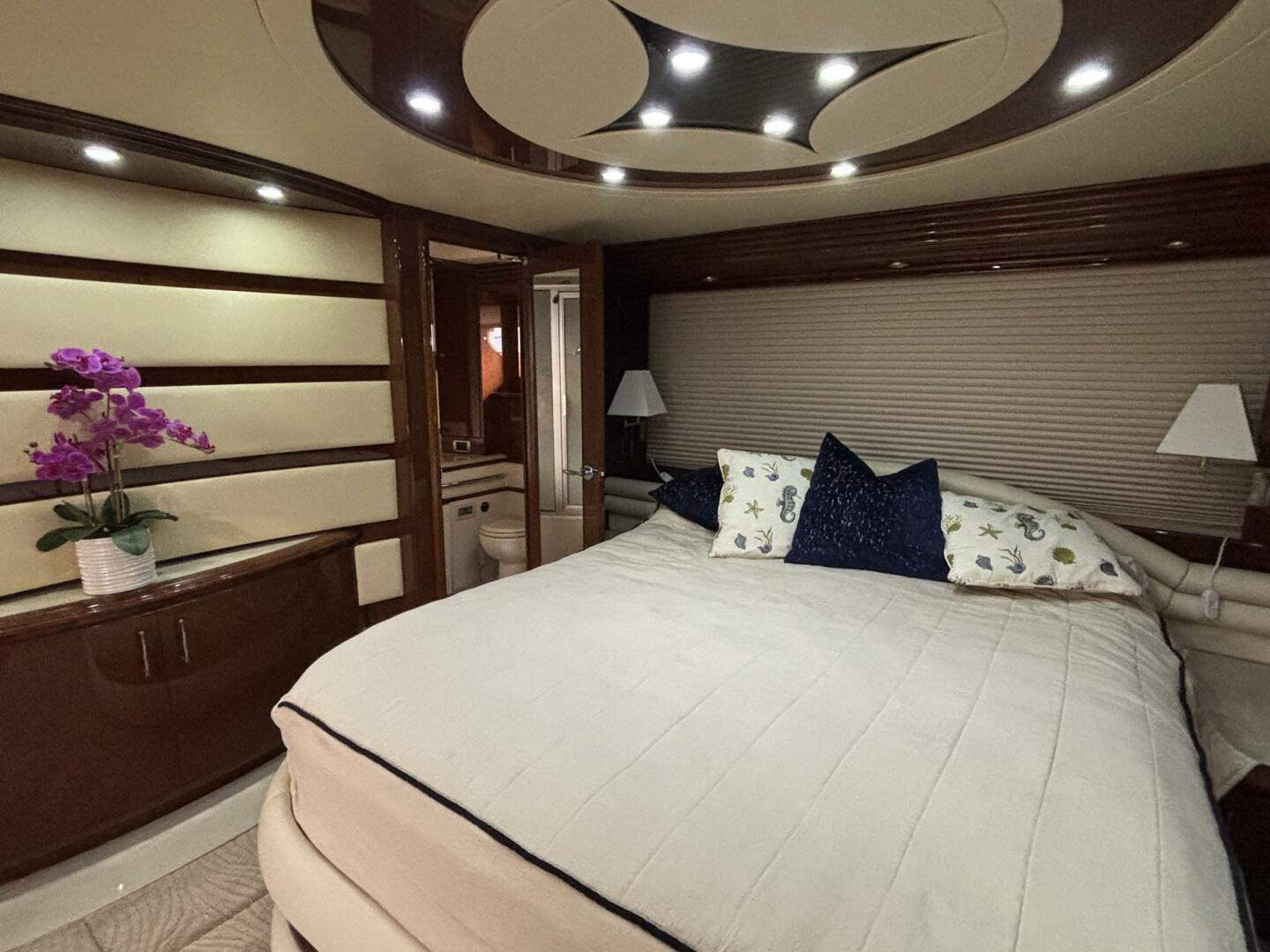2006 Marquis 65 - Image 26