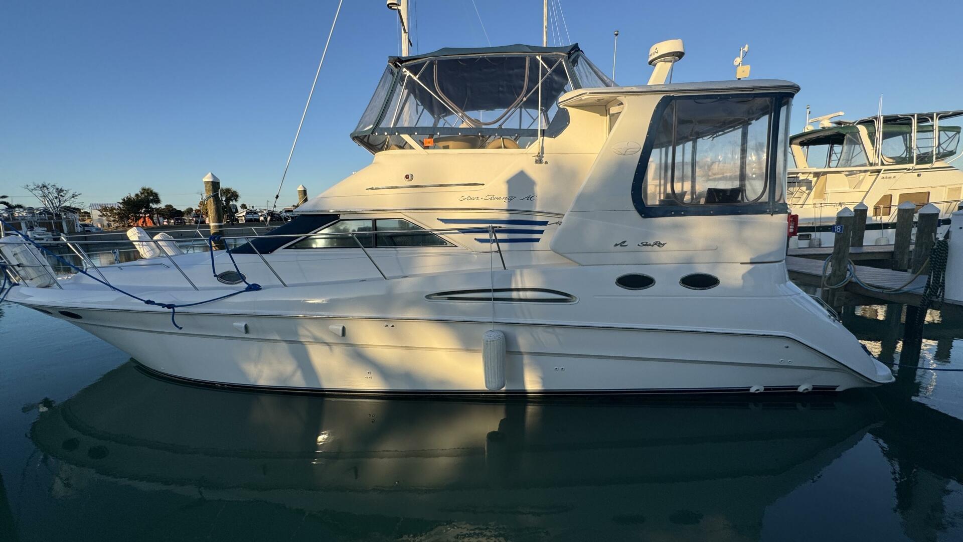 2000 Sea Ray 420 Aft Cabin - Image 5