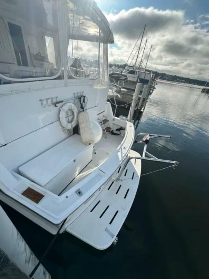 1994 Hatteras 48 Cockpit Motor Yacht - Image 26