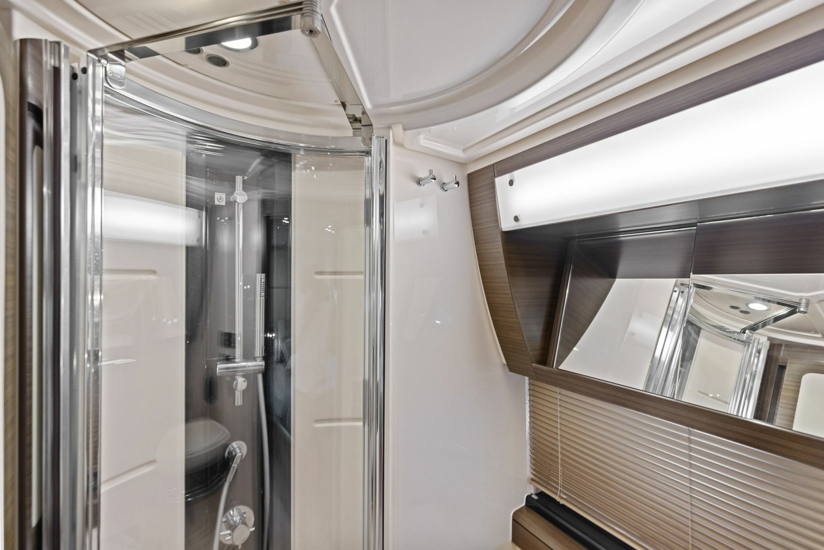 2015 Azimut 55S - Image 75