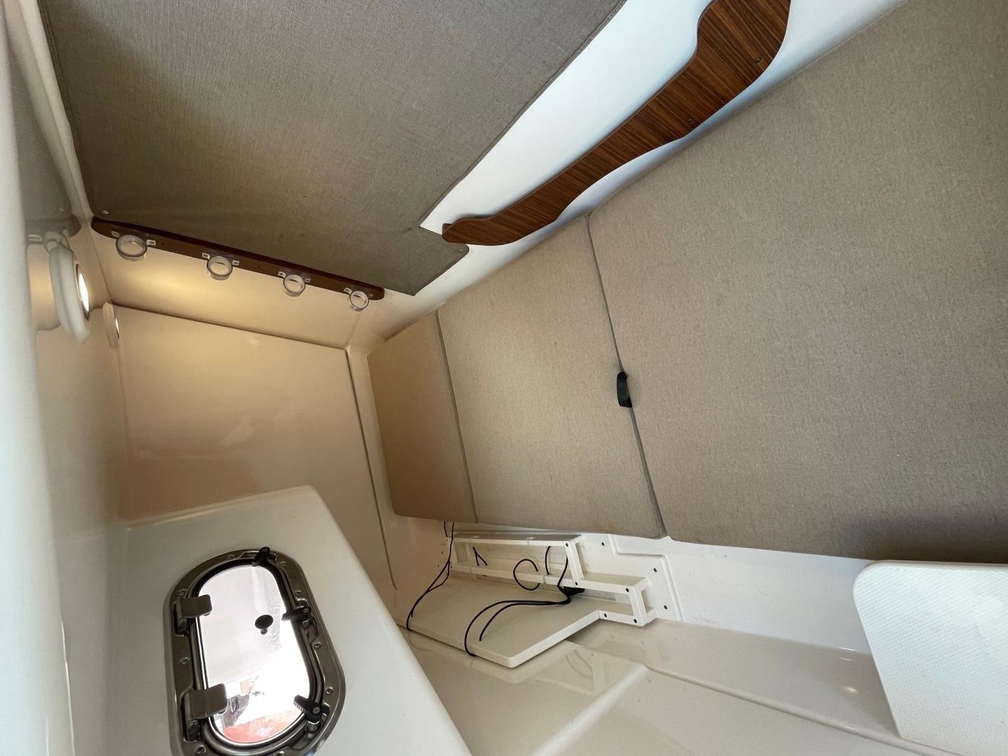 2018 Pursuit 325 DC - Image 23